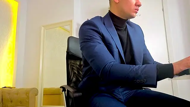 MaxKaiden online show from 04-19-26, 04:13