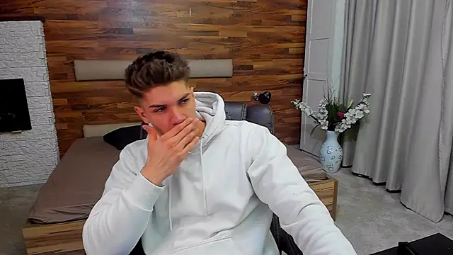 MaxKaiden online show from 03-17-26, 06:16