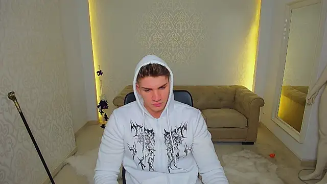 MaxKaiden online show from 11-06-25, 05:44