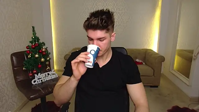 MaxKaiden online show from 12-23-25, 06:12