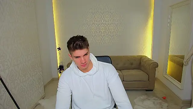 MaxKaiden online show from 11-05-25, 05:43