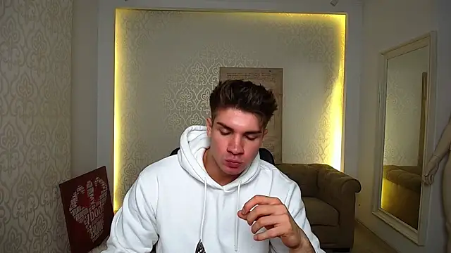 MaxKaiden online show from 10-03-25, 06:48