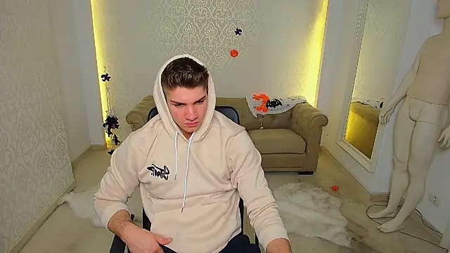 MaxKaiden online show from 10-29-25, 05:50