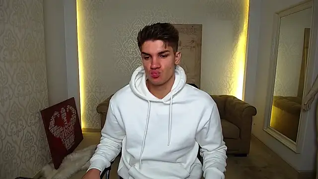 MaxKaiden online show from 09-30-25, 04:51