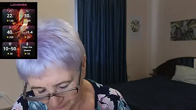 Sandra Snowflake online show from 10-23-25, 11:09