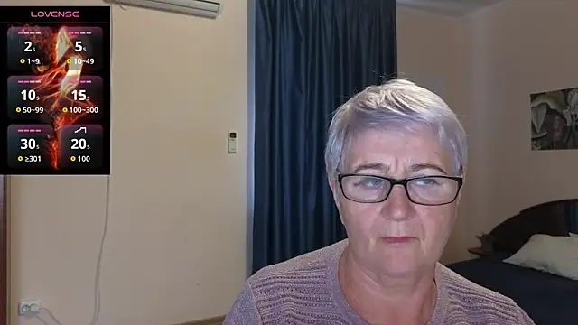 Sandra Snowflake online show from 10-22-25, 12:26