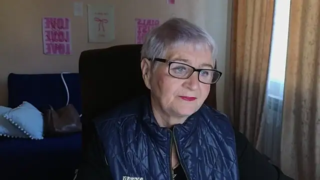 Sandra Snowflake online show from 05-29-26, 04:07