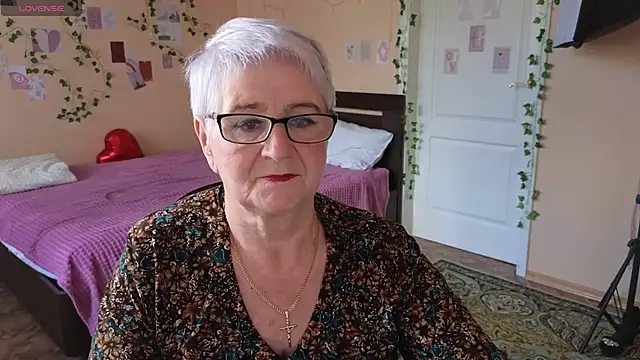 Sandra Snowflake online show from 06-03-26, 11:44
