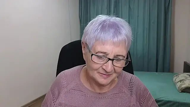 Sandra Snowflake online show from 10-20-25, 11:55