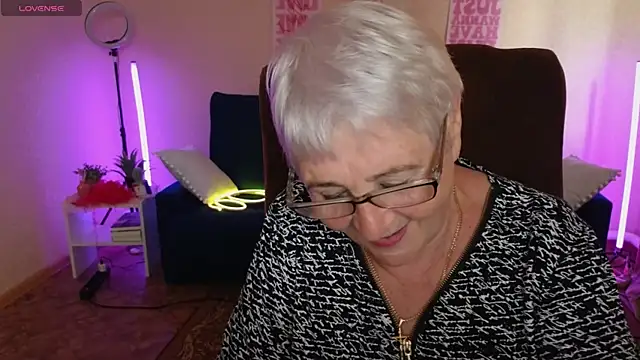 Sandra Snowflake online show from 06-09-26, 12:39