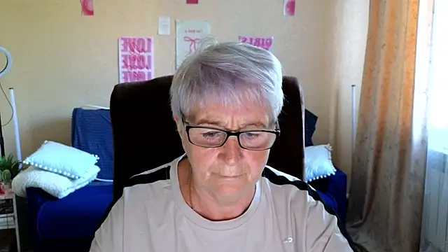 Sandra Snowflake online show from 06-22-26, 03:58