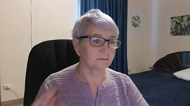 Sandra Snowflake online show from 09-23-25, 04:08