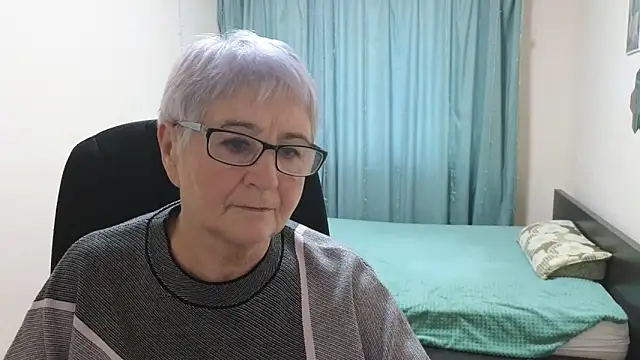 Sandra Snowflake online show from 10-27-25, 12:06