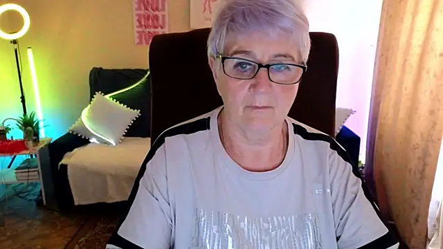 Sandra Snowflake online show from 06-17-26, 11:09