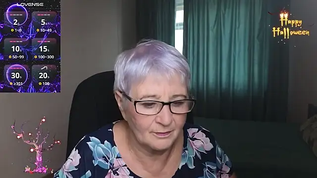 Sandra Snowflake online show from 10-31-25, 11:07