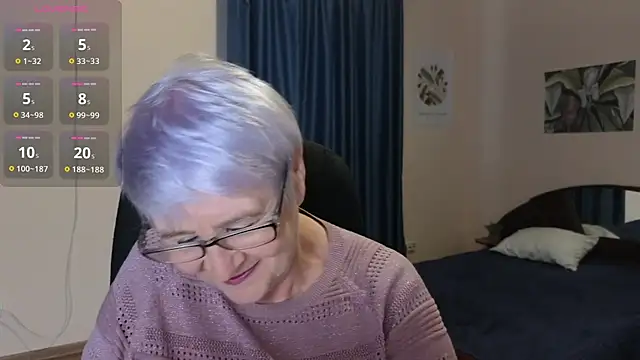 Sandra Snowflake online show from 10-13-25, 11:45