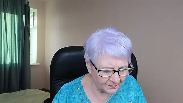 Sandra Snowflake online show from 03-19-25, 04:03