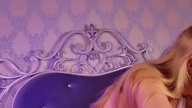Snapshot of BECKI_VRES chatting on 09-16-25, 03:46 BECKI VRES online show from 09-16-25, 03:46