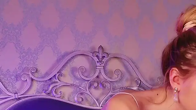 Snapshot of BECKI_VRES chatting on 10-17-25, 08:54 BECKI VRES online show from 10-17-25, 08:54
