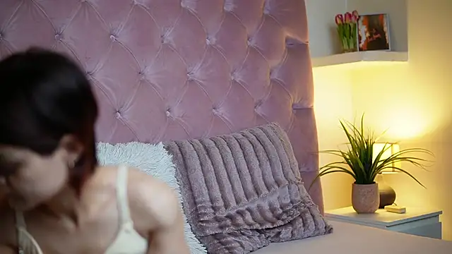 MaiaMini online show from 11-13-25, 10:57