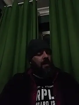 Snapshot of serpensy chatting on 11-27-25, 05:35 serpensy online show from 11-27-25, 05:35