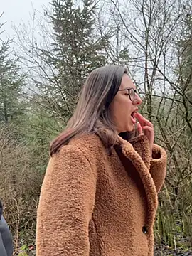 AvaFlowers6 online show from 11-30-25, 01:01