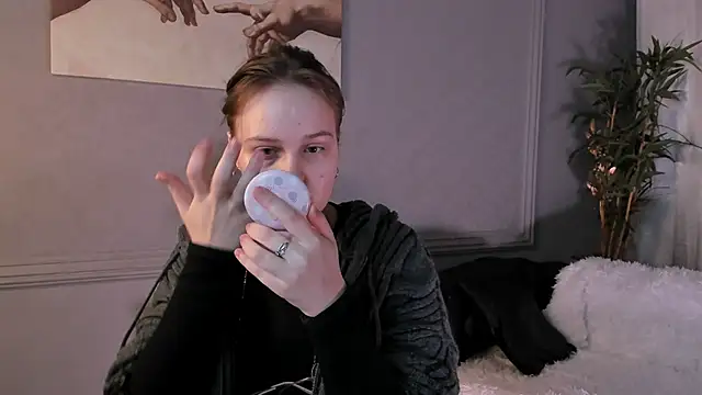 Snapshot of Rada_Woods chatting on 03-12-25, 05:46 Rada Woods online show from 03-12-25, 05:46