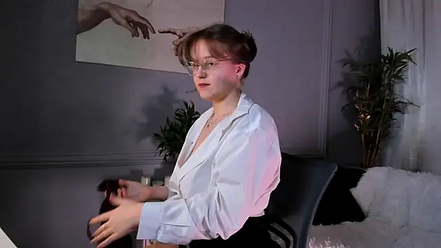 Snapshot of Rada_Woods chatting on 03-07-25, 11:49 Rada Woods online show from 03-07-25, 11:49