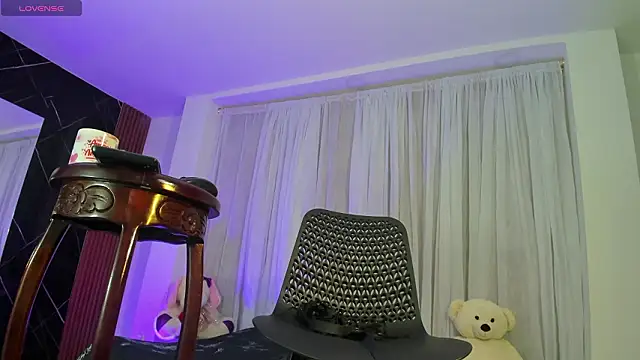 Madison Cambell online show from 03-25-26, 05:23