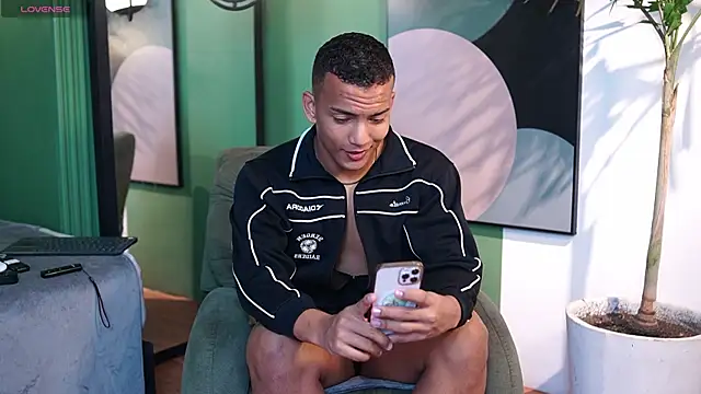 Snapshot of Rafa2004Cruz chatting on 11-21-25, 12:26 Rafa2004Cruz online show from 11-21-25, 12:26