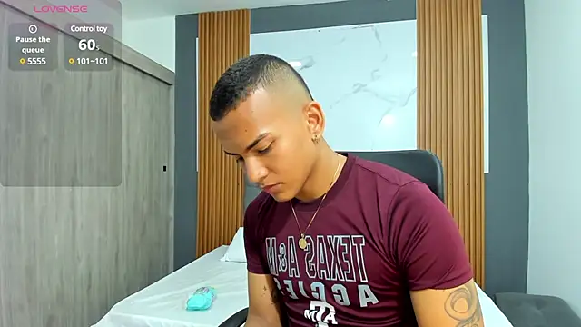 Snapshot of Rafa2004Cruz chatting on 02-18-25, 03:41 Rafa2004Cruz online show from 02-18-25, 03:41