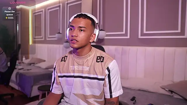 Rafa2004Cruz online show from 02-12-26, 01:00