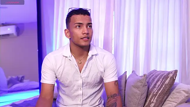 Rafa2004Cruz online show from 04-14-26, 02:33