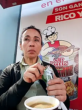 Snapshot of Coeur_de_luxure chatting on 11-27-25, 02:28 Coeur de luxure online show from 11-27-25, 02:28