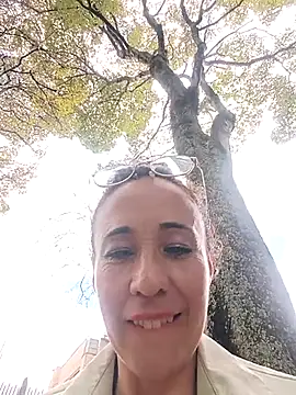 Snapshot of Coeur_de_luxure chatting on 11-12-25, 07:07 Coeur de luxure online show from 11-12-25, 07:07