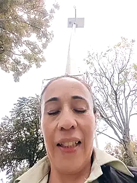 Snapshot of Coeur_de_luxure chatting on 09-27-25, 05:52 Coeur de luxure online show from 09-27-25, 05:52