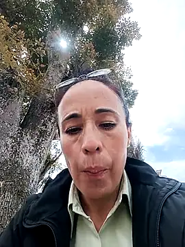 Snapshot of Coeur_de_luxure chatting on 10-06-25, 05:57 Coeur de luxure online show from 10-06-25, 05:57