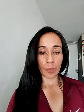 Snapshot of Coeur_de_luxure chatting on 10-01-25, 08:46 Coeur de luxure online show from 10-01-25, 08:46