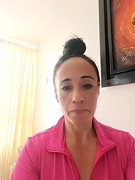 Snapshot of Coeur_de_luxure chatting on 10-07-25, 09:38 Coeur de luxure online show from 10-07-25, 09:38