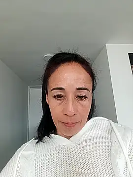 Snapshot of Coeur_de_luxure chatting on 09-10-25, 03:33 Coeur de luxure online show from 09-10-25, 03:33