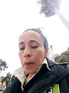 Snapshot of Coeur_de_luxure chatting on 10-28-25, 05:56 Coeur de luxure online show from 10-28-25, 05:56