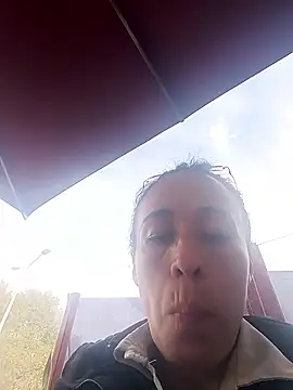 Snapshot of Coeur_de_luxure chatting on 01-09-26, 01:51 Coeur de luxure online show from 01-09-26, 01:51