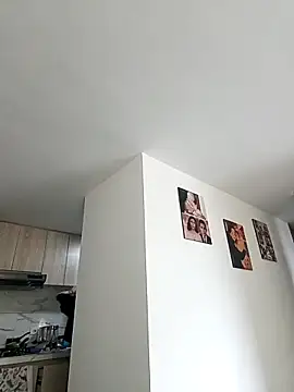 Snapshot of Coeur_de_luxure chatting on 10-05-25, 02:30 Coeur de luxure online show from 10-05-25, 02:30