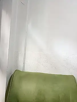 Snapshot of Coeur_de_luxure chatting on 03-20-25, 08:40 Coeur de luxure online show from 03-20-25, 08:40