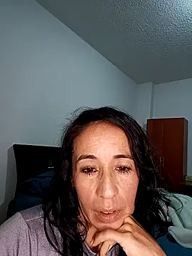 Snapshot of Coeur_de_luxure chatting on 03-14-25, 07:12 Coeur de luxure online show from 03-14-25, 07:12