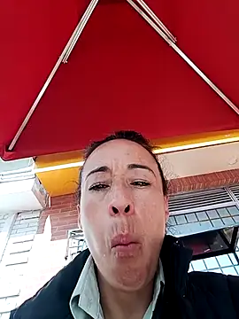 Snapshot of Coeur_de_luxure chatting on 11-29-25, 02:06 Coeur de luxure online show from 11-29-25, 02:06