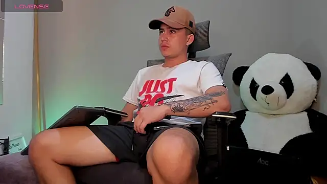 mattiwsmorris  online show from 10-25-25, 07:29