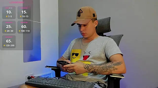 mattiwsmorris  online show from 11-21-25, 08:52