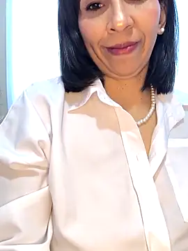 Mrsvictoriaaa online show from 01-17-26, 08:23