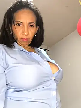 Snapshot of Mrsvictoriaaa chatting on 02-26-25, 01:57 Mrsvictoriaaa online show from 02-26-25, 01:57